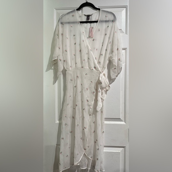 Other - Victoria Secret sheer embroidered robe
